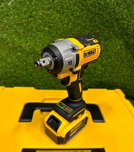 Набор инструментов 4в1 DeWalt 48 В 6 А·ч аккумуляторный ударный шуруповерт DCD996 95 Нм дрель УШМ DCG413 болгарка 125 мм перфоратор DCH263 3.8 Дж SDS Plus гайковерт DCF922 800 Нм для строительства ремонта монтажа автосервиса с 3 АКБ кейсом - изображение 4