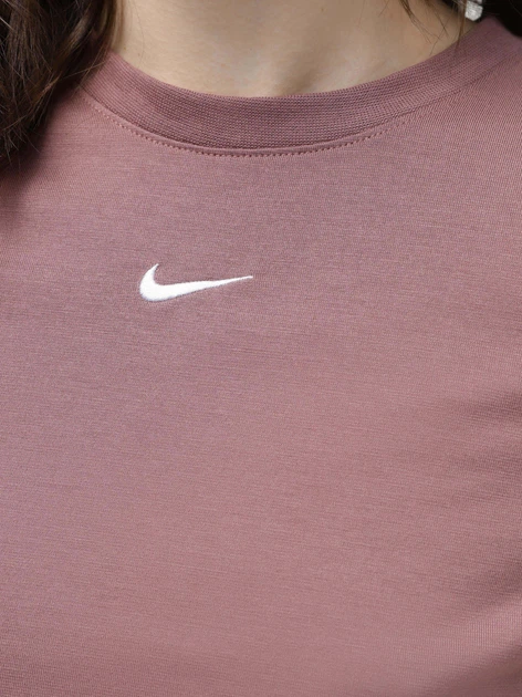 Футболка жіноча Nike Sportswear Essential XS Коричневий FB2873-208 - Фото 3 Футболка жіноча Nike Sportswear Essential XS Коричневий FB2873-208 - зображення 3