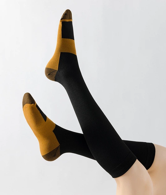 Компресійні гольфи шкарпетки від варикозу та набряків ніг Compression Socks Black, Розмір L\XL - Фото 6 Компресійні гольфи шкарпетки від варикозу та набряків ніг Compression Socks Black, Розмір L\XL - зображення 6