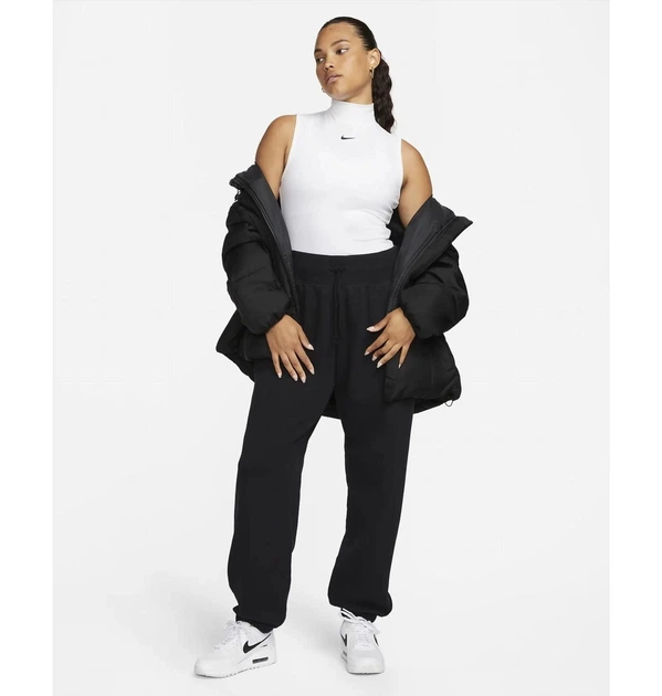 Куртка женская Nike Sportswear Essential Therma-Fit Puffer (Plus Size) 3XL Черный FB7674-010 - Фото 6 Куртка женская Nike Sportswear Essential Therma-Fit Puffer (Plus Size) 3XL Черный FB7674-010 - изображение 6