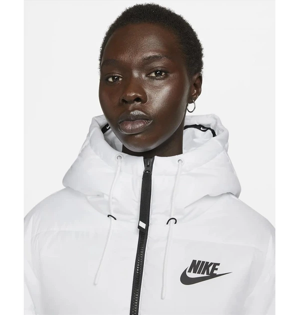 Куртка женская Nike W Nsw Tf Rpl Classic Tape Jkt L Белый DJ6997-100 - Фото 4 Куртка женская Nike W Nsw Tf Rpl Classic Tape Jkt L Белый DJ6997-100 - изображение 4