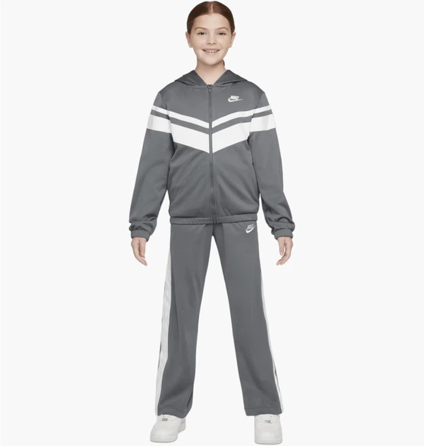 Спортивный костюм детской Nike Sportswear Grey XL рост 164 см Серый HQ9316-084 - Фото 3 Спортивный костюм детской Nike Sportswear Grey XL рост 164 см Серый HQ9316-084 - изображение 3