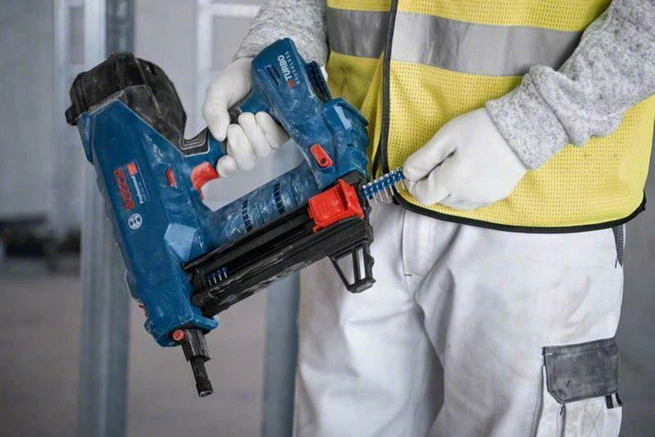 Аккумуляторный гвоздезабиватель по бетону Bosch PRO GNB 18V-38 без акб (06019L7000) - изображение 5