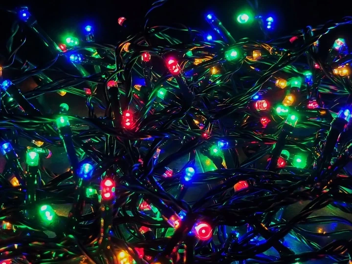 Светодиодная гирлянда-нить Digital 300 LED, теплый свет, черный провод - изображение 3