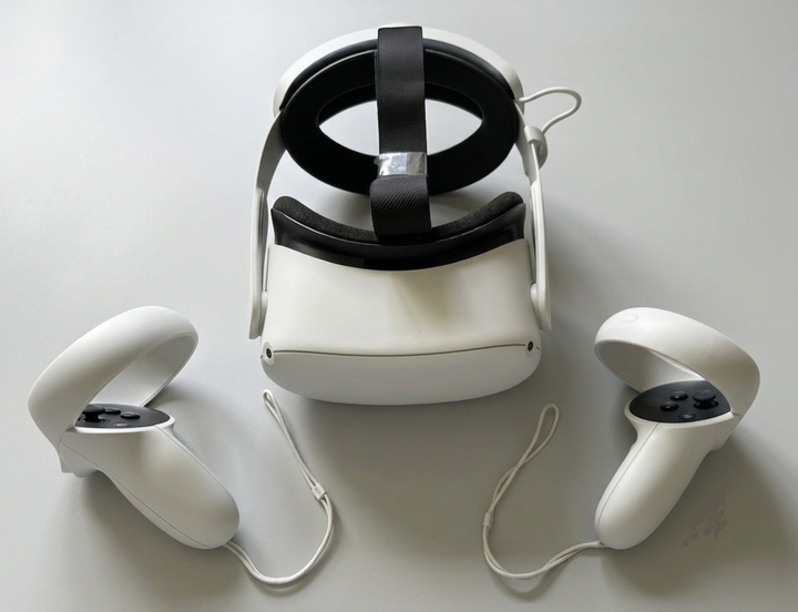 Окуляри віртуальної реальності Meta Oculus Quest 2 128GB + Battery Strap + футляр - Б/В - зображення 3