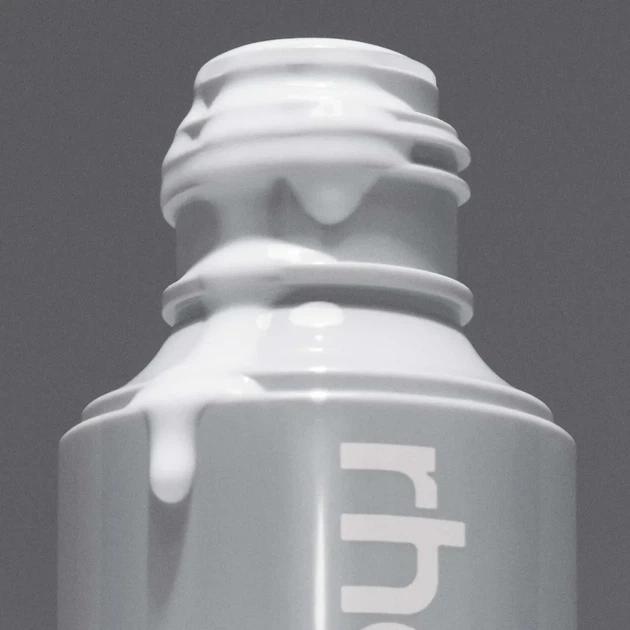 Увлажняющая эссенция для лица rhode Glazing Milk 124 ml - Фото 3 Увлажняющая эссенция для лица rhode Glazing Milk 124 ml - изображение 3