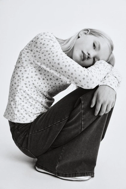 Джинси джегінси для дівчинки H&M сірий 140 з ефектом деніму - зображення 2