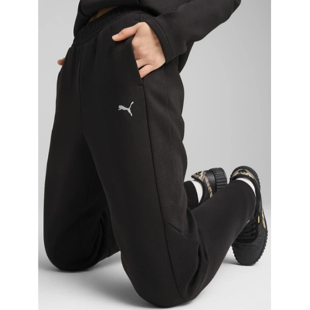 Спортивні штани жіночі Puma Evostripe Sweatpants Dk Op 68505101 xs, чорний - Фото 3 Спортивні штани жіночі Puma Evostripe Sweatpants Dk Op 68505101 xs, чорний - изображение 3
