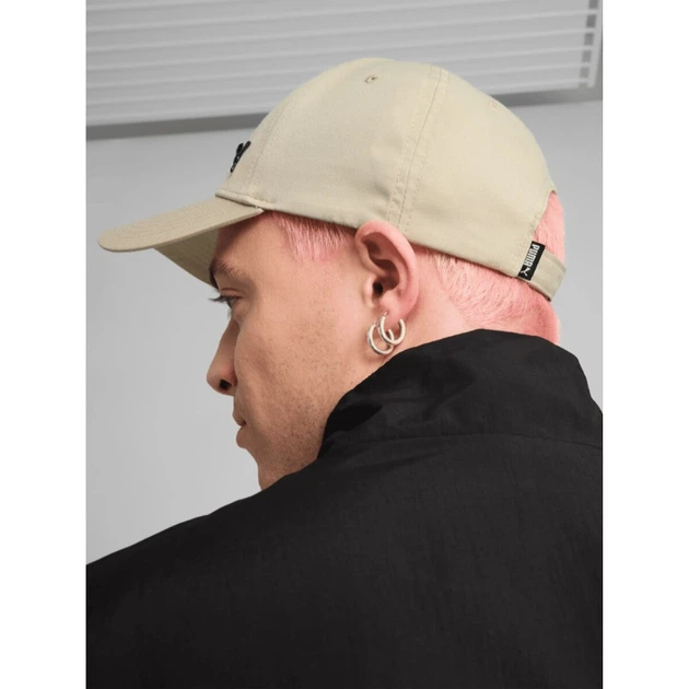 Бейсболка PUMA ESS METAL PUMA CAT BB Cap 02599405 бежевий, o/s - Фото 4 Бейсболка PUMA ESS METAL PUMA CAT BB Cap 02599405 бежевий, o/s - зображення 4