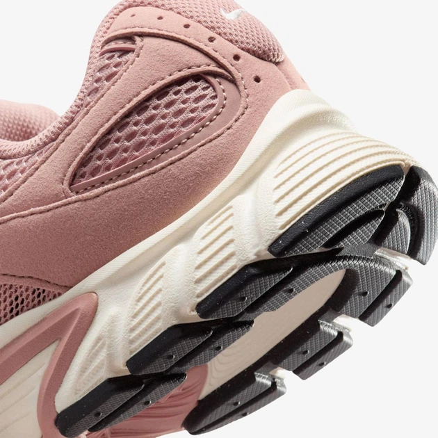 Кросівки жіночі Nike W V5 Rnr 40 Червоний II6294-600 - Фото 13 Кросівки жіночі Nike W V5 Rnr 40 Червоний II6294-600 - зображення 13