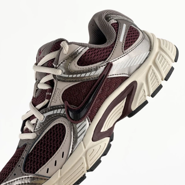 Кроссовки женские Nike V5 Rnr 38.5 Комбинированный HQ7901-602 - изображение 3