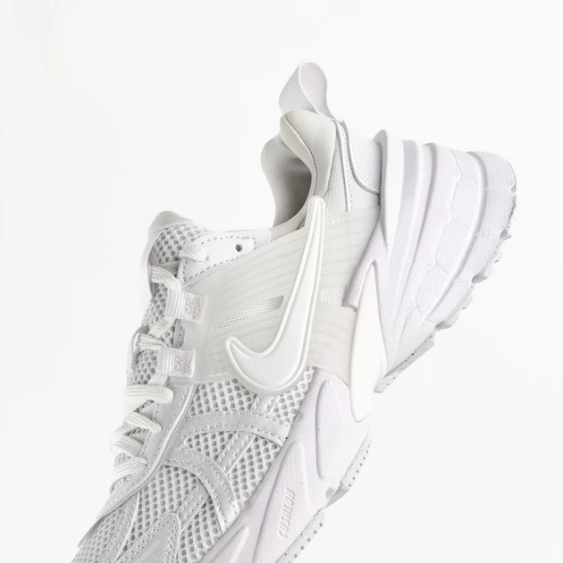 Кроссовки женские Nike V2k Run 38 Белый FD0736-113 - Фото 3 Кроссовки женские Nike V2k Run 38 Белый FD0736-113 - изображение 3