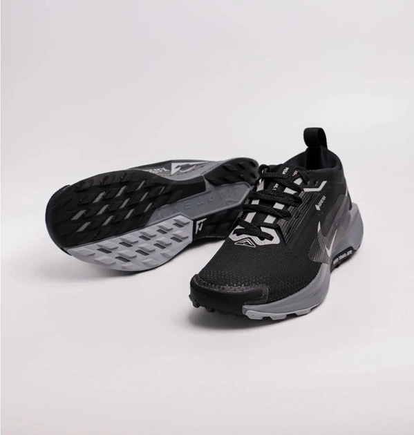 Кросівки жіночі Nike W Pegasus Trail 5 Gtx 39 Чорний FQ0912-001 - зображення 7