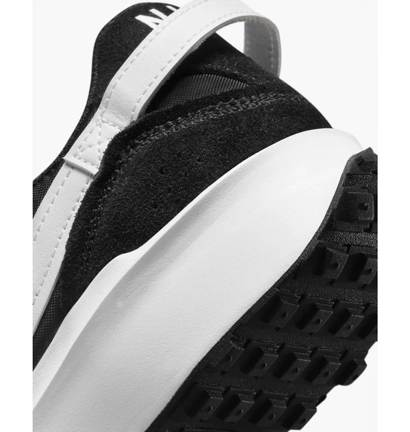 Кроссовки женские Nike Waffle Debut 36.5 Черно-белый DH9523-002 - Фото 3 Кроссовки женские Nike Waffle Debut 36.5 Черно-белый DH9523-002 - изображение 3