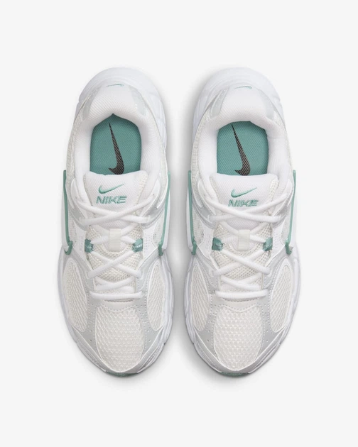 Кроссовки женские Nike V5 Rnr 38.5 Белый HQ7901-106 - изображение 4