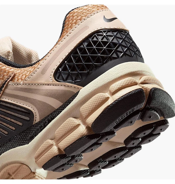 Кросівки жіночі Nike Zoom Vomero 5 Brown/Black 39 Чорний FJ2028-106 - зображення 3