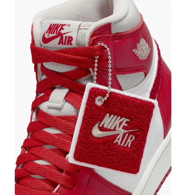 Кроссовки женские Nike Air Jordan W Retro 1 38 Красно-белый DJ4891-061 - Фото 3 Кроссовки женские Nike Air Jordan W Retro 1 38 Красно-белый DJ4891-061 - изображение 3