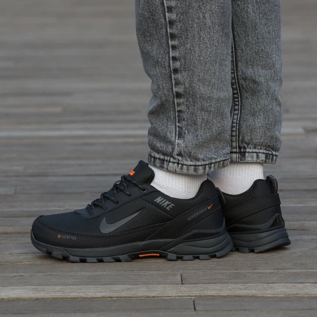 Кросівки Nike Rivah Gore-Tex Black Orange 43 - Фото 1 Кросівки Nike Rivah Gore-Tex Black Orange 43 - зображення 1