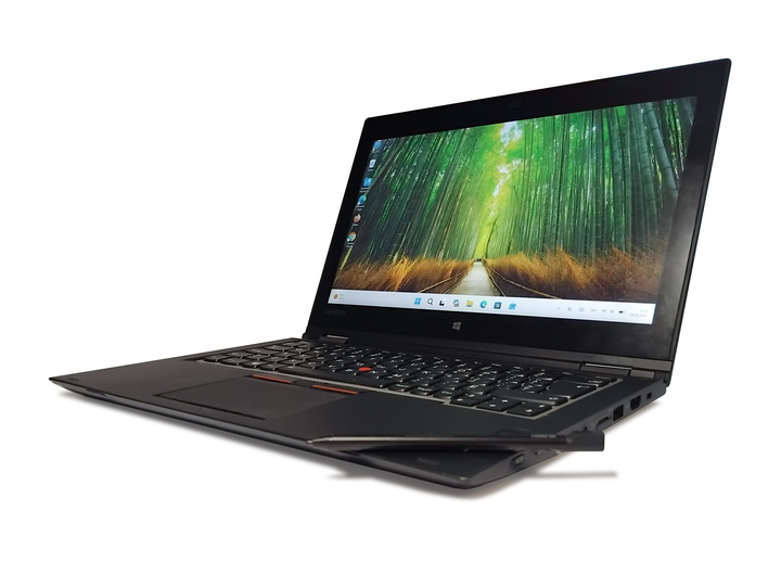 Ноутбук-трансформер Lenovo ThinkPad Yoga 260 2-in-1 12.5" FHD IPS / 2 (4) ядра, Intel Core i5-6200U / 8GB RAM / 256GB SSD / стилус Б/В - зображення 2