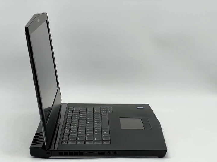 Ноутбук Dell Alienware 15 R3 / 15 IPS 1920x1080 60 Гц / i5-6300HQ / 16 GB / 480 GB / NVIDIA GeForce GTX 1060 / [DLLLNWR15R3I5106048016IB] — Б/У - зображення 3