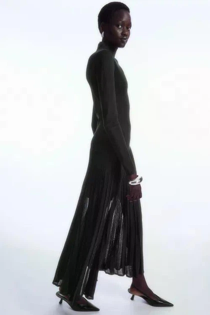 Сукня жіноча COS pleated knitted turtleneck maxi dress 1203905001 S Чорний - Фото 3 Сукня жіноча COS pleated knitted turtleneck maxi dress 1203905001 S Чорний - изображение 3