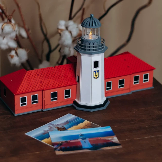 Збірна дерев'яна модель Lighthouse Маяк на острові Зміїний з прибудовою Україна - зображення 11
