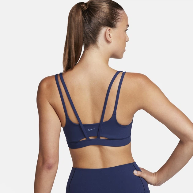 Спортивний топ жіночий Nike Alate Trace Light-Support S Синій DO6608-410 - Фото 2 Спортивний топ жіночий Nike Alate Trace Light-Support S Синій DO6608-410 - зображення 2