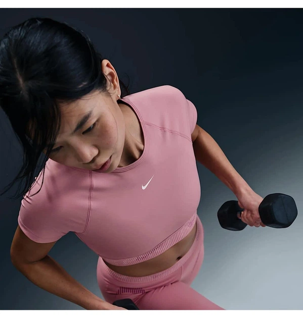 Спортивний топ жіночий Nike Dri-Fit Short-Sleeve Cropped Graphic Top Pink L Рожевий HM6369-699 - Фото 3 Спортивний топ жіночий Nike Dri-Fit Short-Sleeve Cropped Graphic Top Pink L Рожевий HM6369-699 - зображення 3
