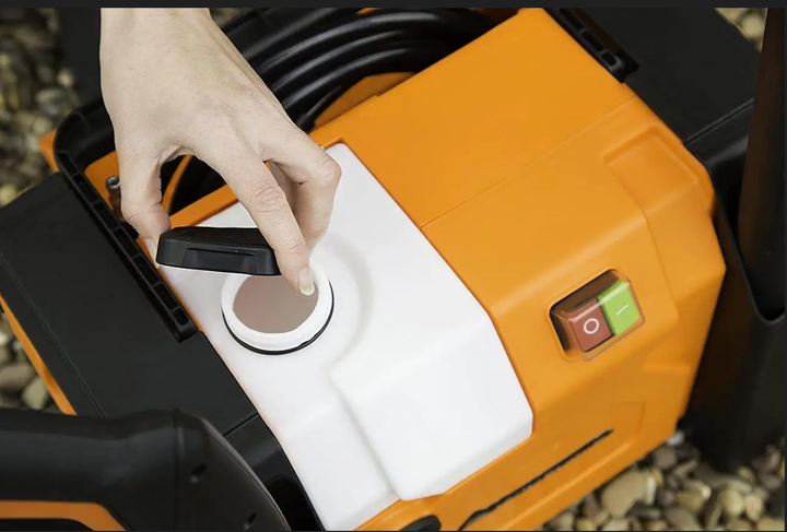 Акумуляторна мийка високого тиску для авто Yard Force EW U13 135 Bar 1800W - изображение 10
