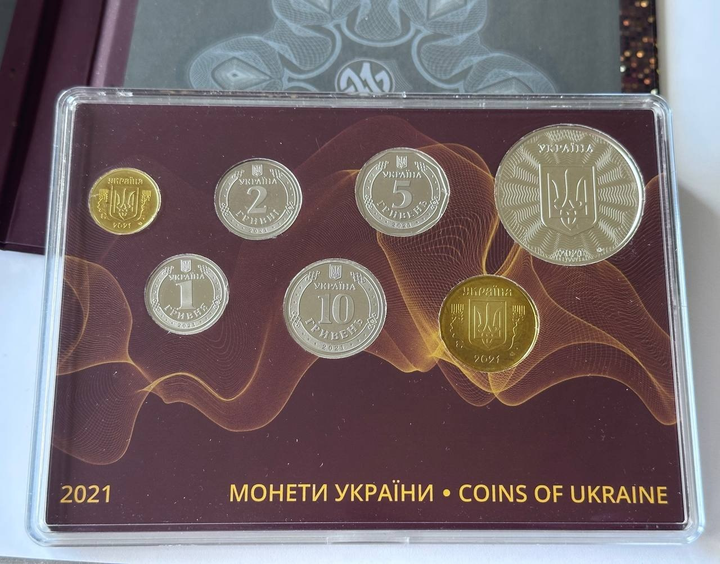 Набір обігових монет НБУ 25 років грошової реформи в Україні В футлярі 2021 рік Монети України - Фото 3 Набір обігових монет НБУ 25 років грошової реформи в Україні В футлярі 2021 рік Монети України - изображение 3