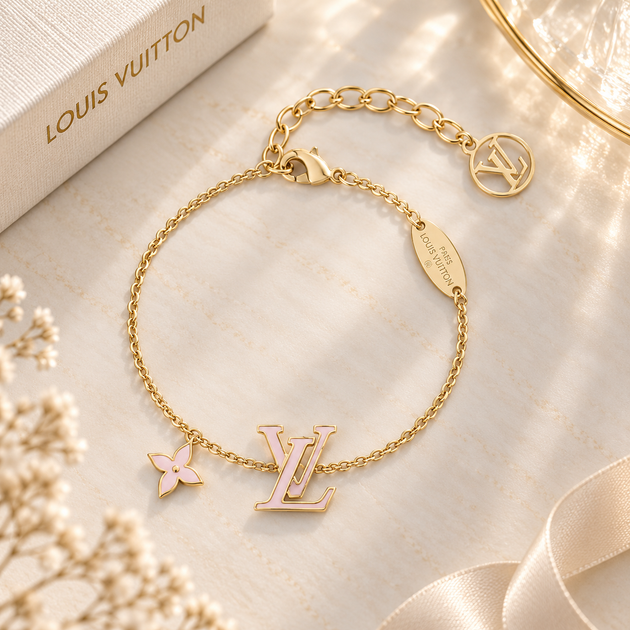 Браслет у стилі Louis Vuiton (Gold-Pink) - Фото 1 Браслет у стилі Louis Vuiton (Gold-Pink) - зображення 1