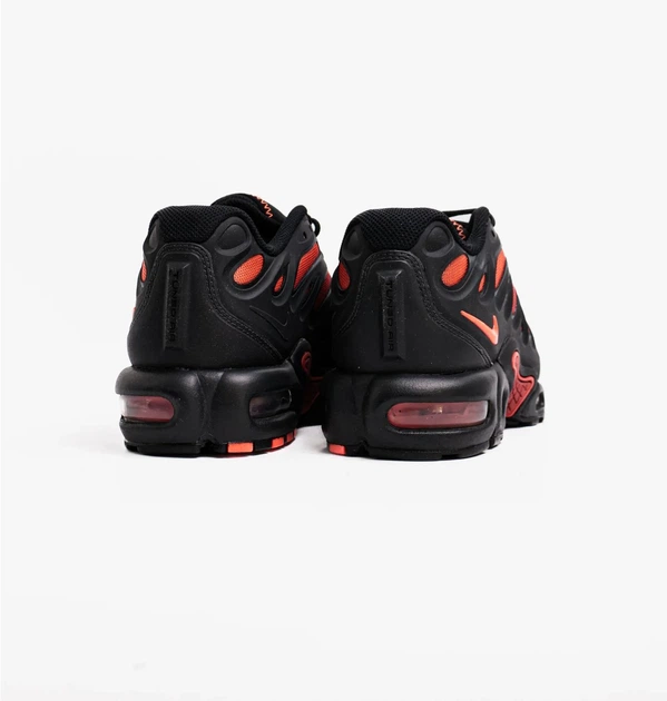 Кросівки чоловічі Nike Max Plus Drift Black Dragon 42 Чорний FD4290-010 - Фото 6 Кросівки чоловічі Nike Max Plus Drift Black Dragon 42 Чорний FD4290-010 - зображення 6