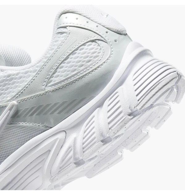 Кросівки чоловічі Nike V5 Rnr White 42 Білий HJ5228-101 - зображення 3