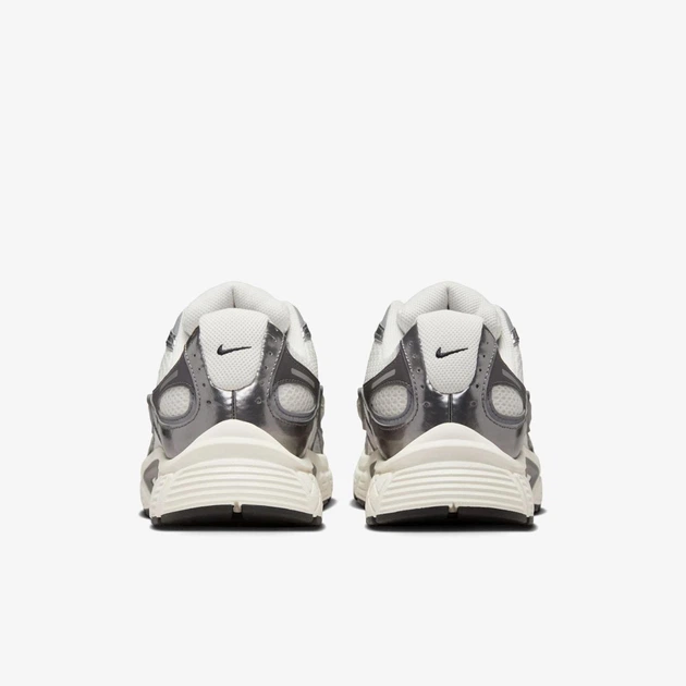 Кросівки чоловічі Nike V5 Rnr 45.5 Сріблястий HJ5228-009 - Фото 6 Кросівки чоловічі Nike V5 Rnr 45.5 Сріблястий HJ5228-009 - зображення 6