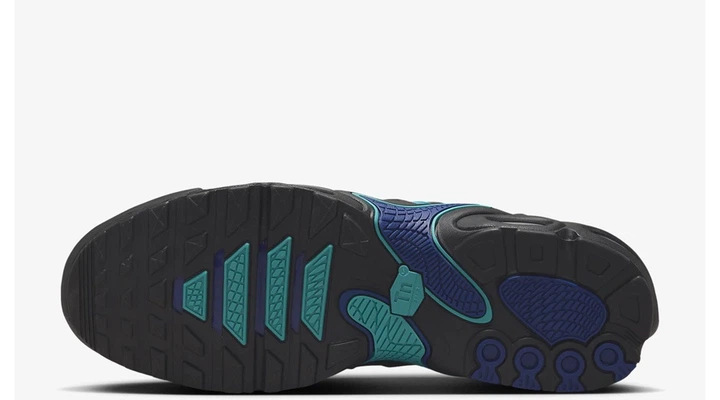 Кросівки чоловічі Nike Air Max Plus Drift 44.5 Комбінований FD4290-011 - Фото 5 Кросівки чоловічі Nike Air Max Plus Drift 44.5 Комбінований FD4290-011 - зображення 5