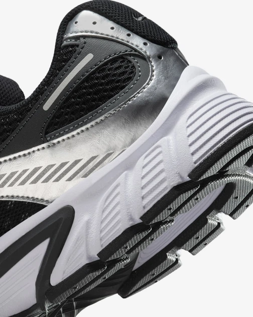 Кроссовки мужские Nike V5 Rnr 41 Комбінований HJ5228-004 - Фото 8 Кроссовки мужские Nike V5 Rnr 41 Комбінований HJ5228-004 - изображение 8
