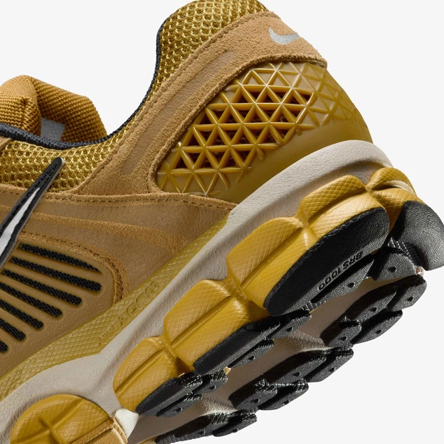 Кроссовки мужские Nike Zoom Vomero 5 42 Коричневый HF1553-301 - Фото 8 Кроссовки мужские Nike Zoom Vomero 5 42 Коричневый HF1553-301 - изображение 8