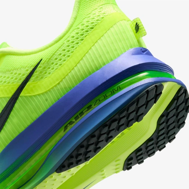 Кроссовки мужские Nike Pegasus Premium 38.5 Желтый HQ2592-702 - Фото 9 Кроссовки мужские Nike Pegasus Premium 38.5 Желтый HQ2592-702 - изображение 9