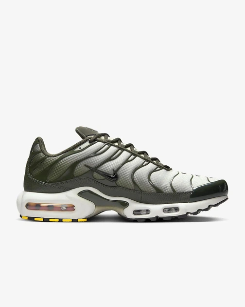 Кросівки чоловічі Nike Air Max Plus Sequoia 42.5 Зелений DM0032-300 - Фото 3 Кросівки чоловічі Nike Air Max Plus Sequoia 42.5 Зелений DM0032-300 - зображення 3