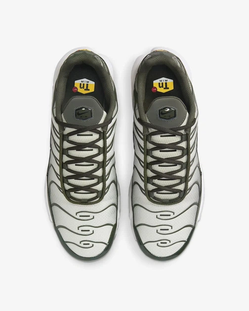 Кросівки чоловічі Nike Air Max Plus Sequoia 42.5 Зелений DM0032-300 - Фото 4 Кросівки чоловічі Nike Air Max Plus Sequoia 42.5 Зелений DM0032-300 - зображення 4