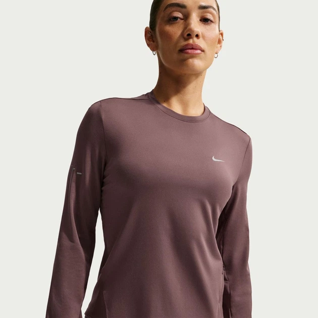 Спортивна кофта жіноча Nike W Nk Swift Df Uv Ls Crw M Фіолетова HQ0503-502 - зображення 4