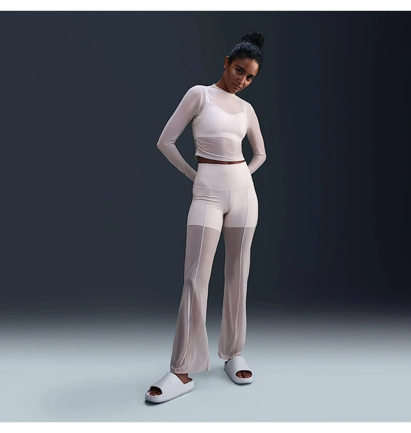 Спортивна кофта жіноча Nike Zenvy Sheer Grey M Сіра FV7915-104 - Фото 1 Спортивна кофта жіноча Nike Zenvy Sheer Grey M Сіра FV7915-104 - зображення 1