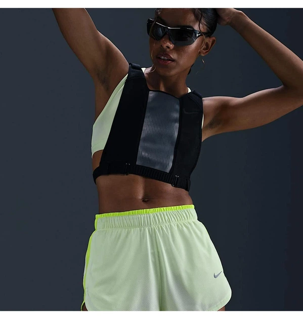 Шорты женские Nike Run Nvlt Green M Зеленый HJ2234-701 - изображение 6