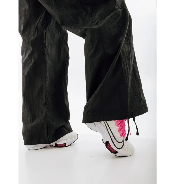 Брюки женские Nike Sportswear XS Черные FJ4934-010 - изображение 4