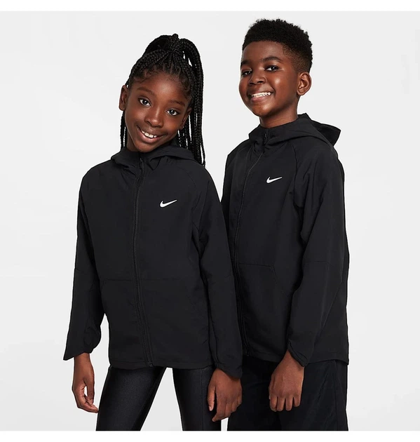 Вітровка дитяча Nike Df Uv Woven Jkt Black XS зріст 122 см Чорний FZ5213-010 - Фото 2 Вітровка дитяча Nike Df Uv Woven Jkt Black XS зріст 122 см Чорний FZ5213-010 - зображення 2