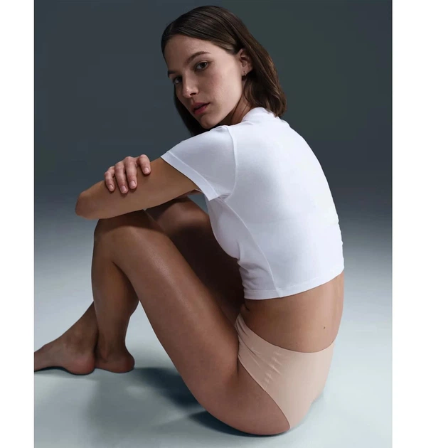 Труси жіночі Nike Leak Protection: Period Beige XS Бежевий FZ1469-207 - Фото 2 Труси жіночі Nike Leak Protection: Period Beige XS Бежевий FZ1469-207 - зображення 2
