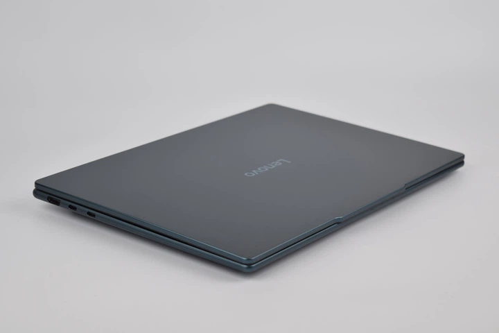Ультрабук Lenovo Yoga Pro 7 14ASP10 Ryzen AI 9 365 / 32GB / 1TB / AMD Radeon 880M / 14.5" 3K OLED 90Hz / Win11 Ноутбук - Refurbished - изображение 2