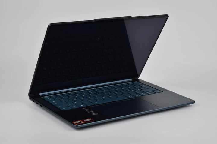 Ультрабук Lenovo Yoga Pro 7 14ASP10 Ryzen AI 9 365 / 32GB / 1TB / AMD Radeon 880M / 14.5" 3K OLED 90Hz / Win11 Ноутбук - Refurbished - изображение 4