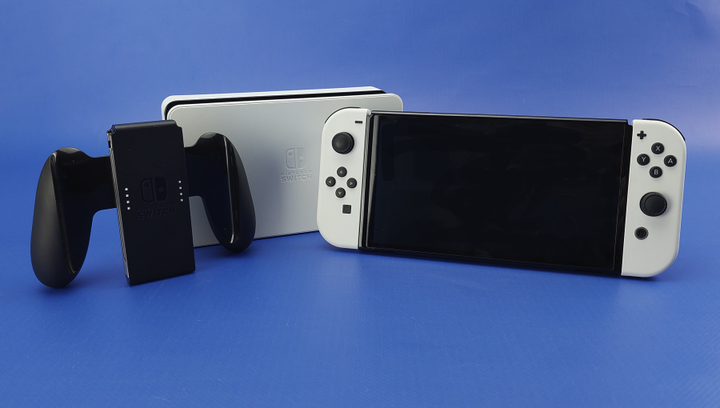 Набор Консоль Nintendo Switch OLED Model HEG-001 64GB White Б/У + Карта памяти Canvas Select Plus UHS-I U3 V30 A1 SD Adapter 128GB - изображение 2