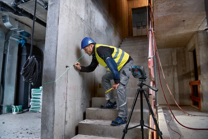 Комбінований лазерний нівелір Bosch Professional GCL 2-50 G 15 м Зелений з кріпленням RM 10 (0601066G00) - Фото 5 Комбінований лазерний нівелір Bosch Professional GCL 2-50 G 15 м Зелений з кріпленням RM 10 (0601066G00) - зображення 5